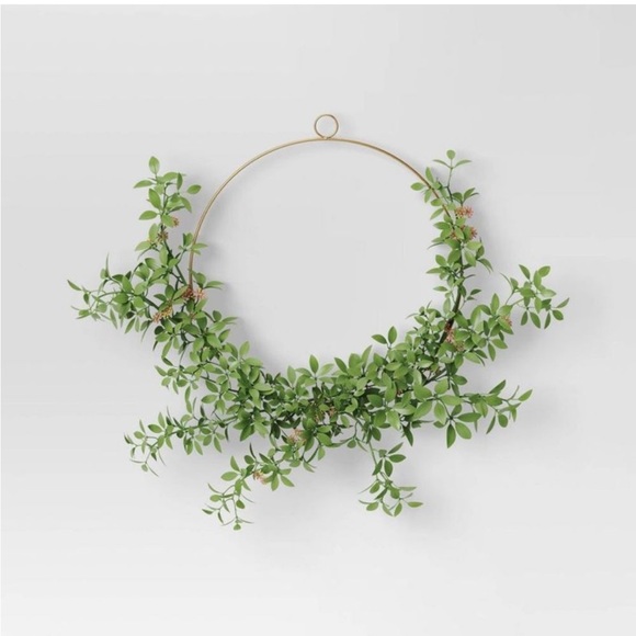 Threshold Berries and Leaf Wreath - NWT - Picture 1 of 2
